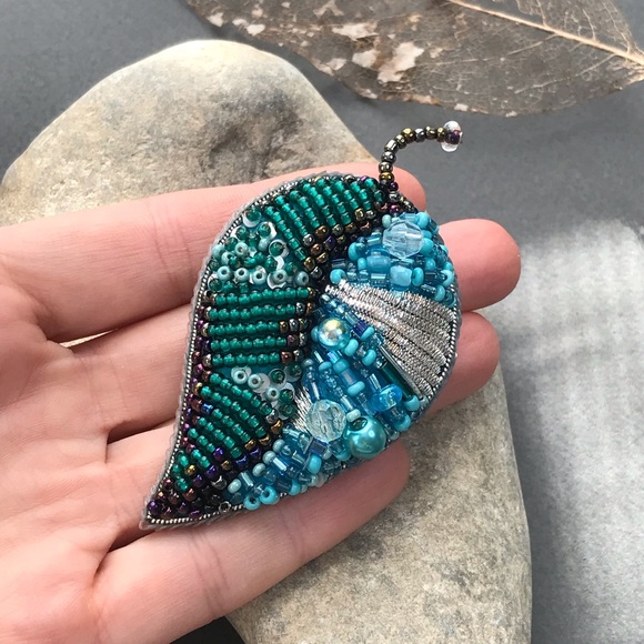 Leaf brooch 🍃 - Picture 7 of 10